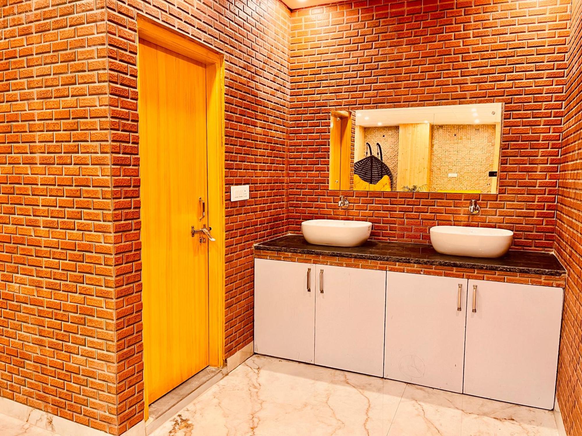 Hotel Classic Crown - #Scenic Mountain View #Open Terrace #Parking #Premium Rooms With Balcony #Guest Preferred #Best Selling Hotel In Mussoorie Zewnętrze zdjęcie