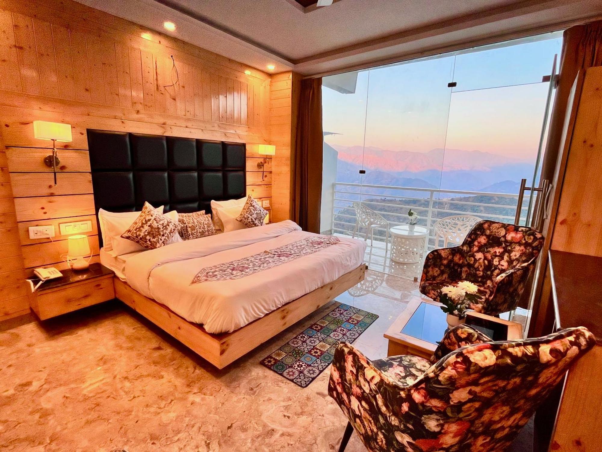 Hotel Classic Crown - #Scenic Mountain View #Open Terrace #Parking #Premium Rooms With Balcony #Guest Preferred #Best Selling Hotel In Mussoorie Zewnętrze zdjęcie
