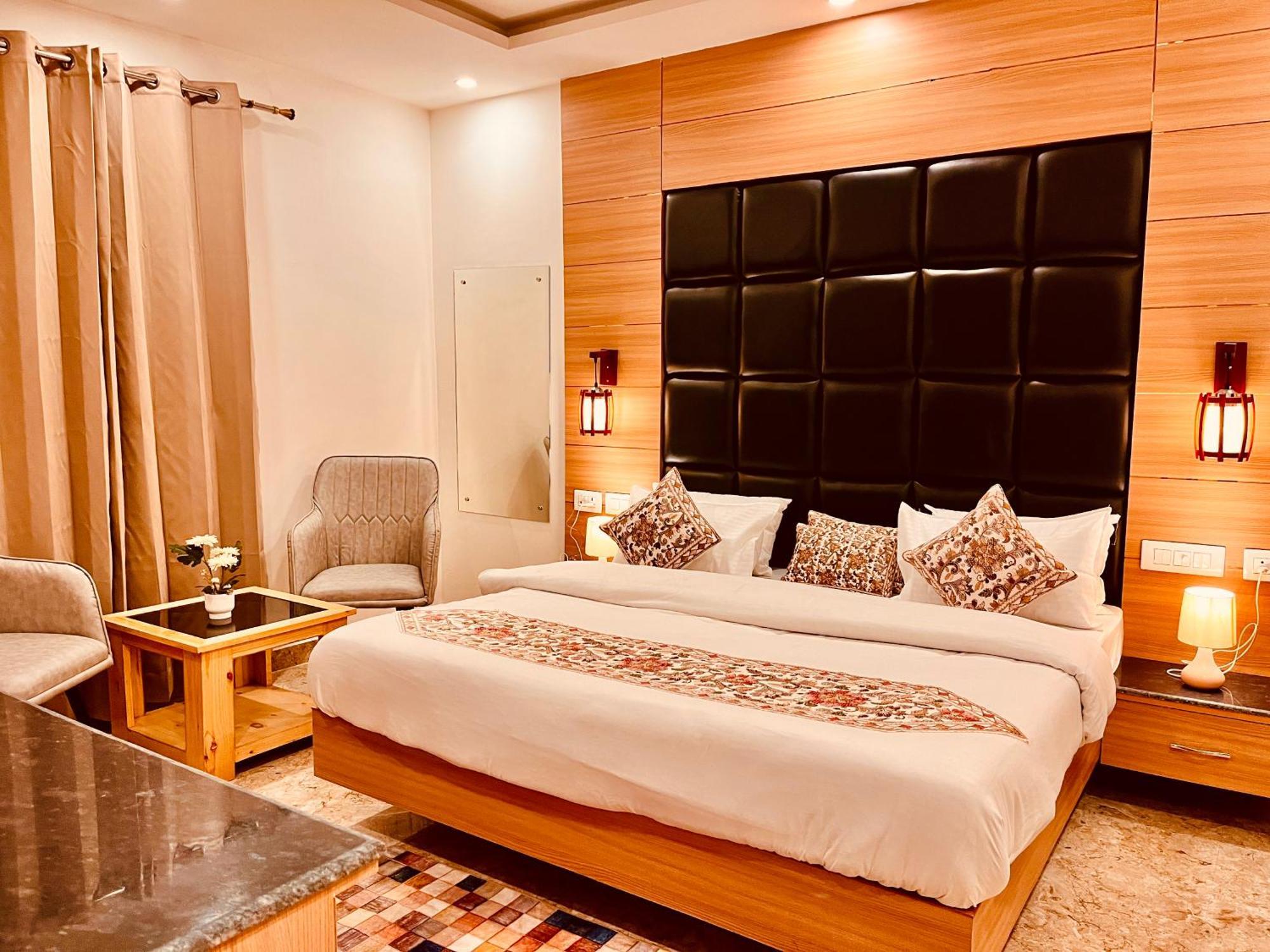 Hotel Classic Crown - #Scenic Mountain View #Open Terrace #Parking #Premium Rooms With Balcony #Guest Preferred #Best Selling Hotel In Mussoorie Zewnętrze zdjęcie