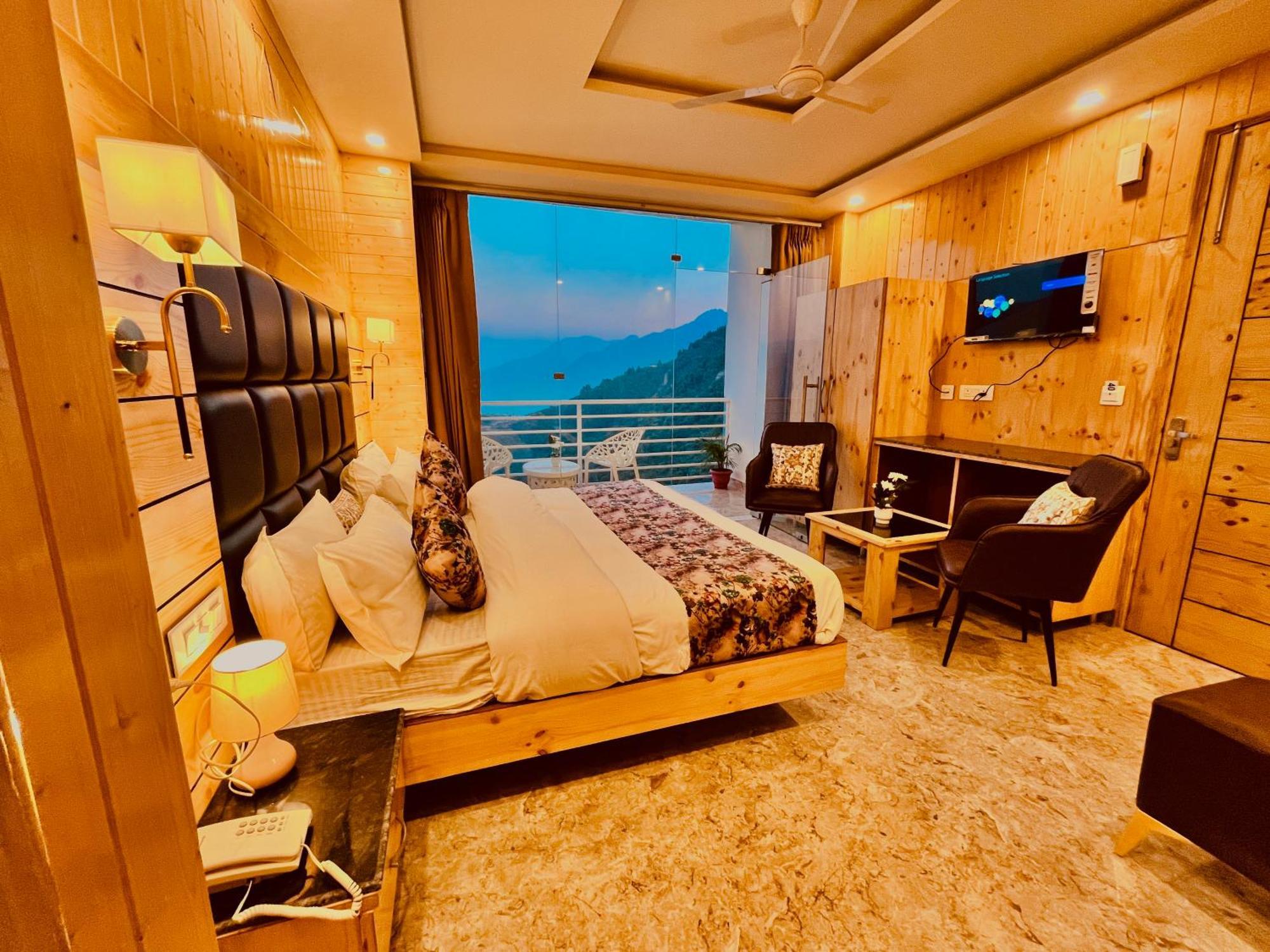 Hotel Classic Crown - #Scenic Mountain View #Open Terrace #Parking #Premium Rooms With Balcony #Guest Preferred #Best Selling Hotel In Mussoorie Zewnętrze zdjęcie