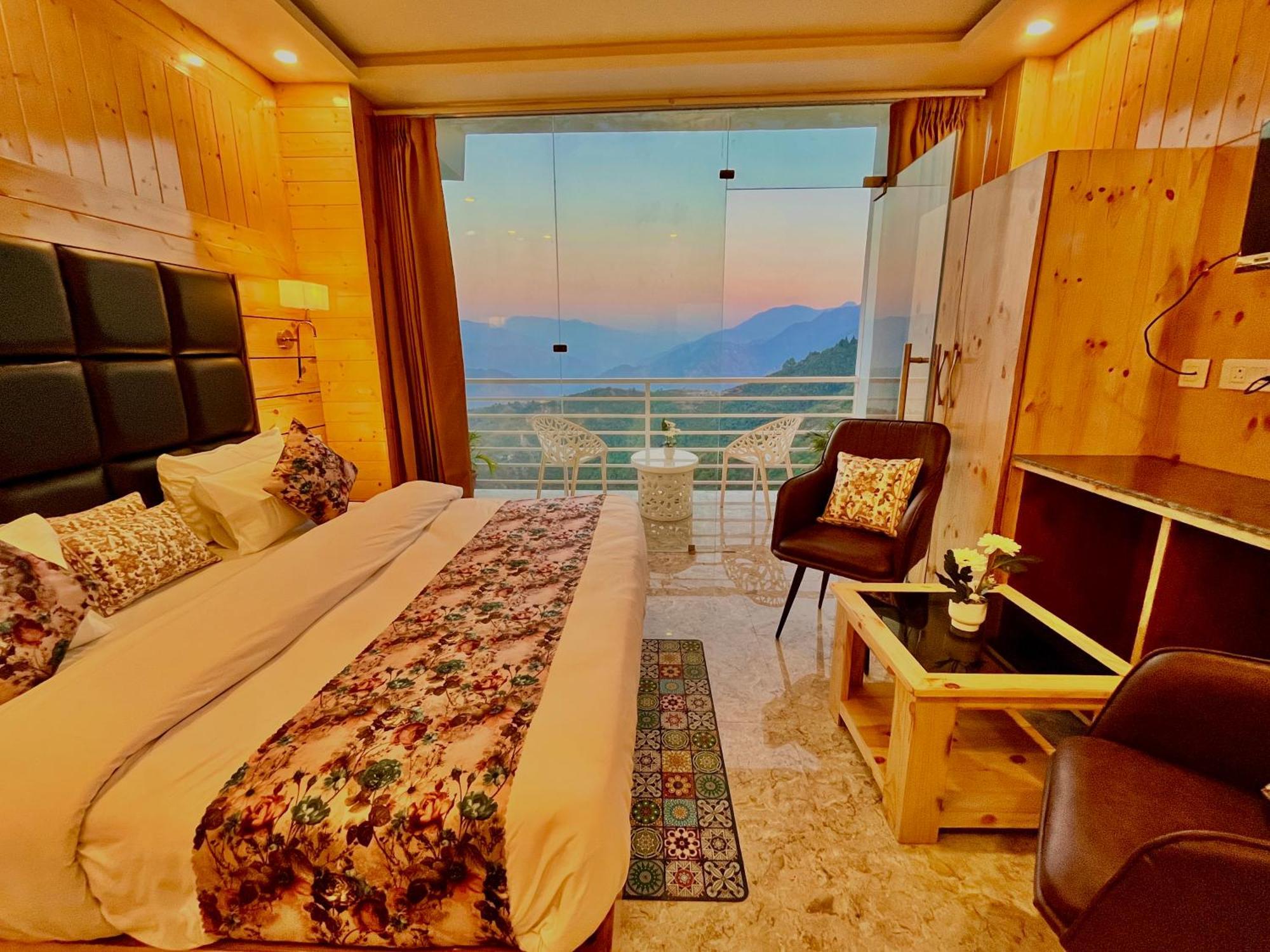 Hotel Classic Crown - #Scenic Mountain View #Open Terrace #Parking #Premium Rooms With Balcony #Guest Preferred #Best Selling Hotel In Mussoorie Zewnętrze zdjęcie