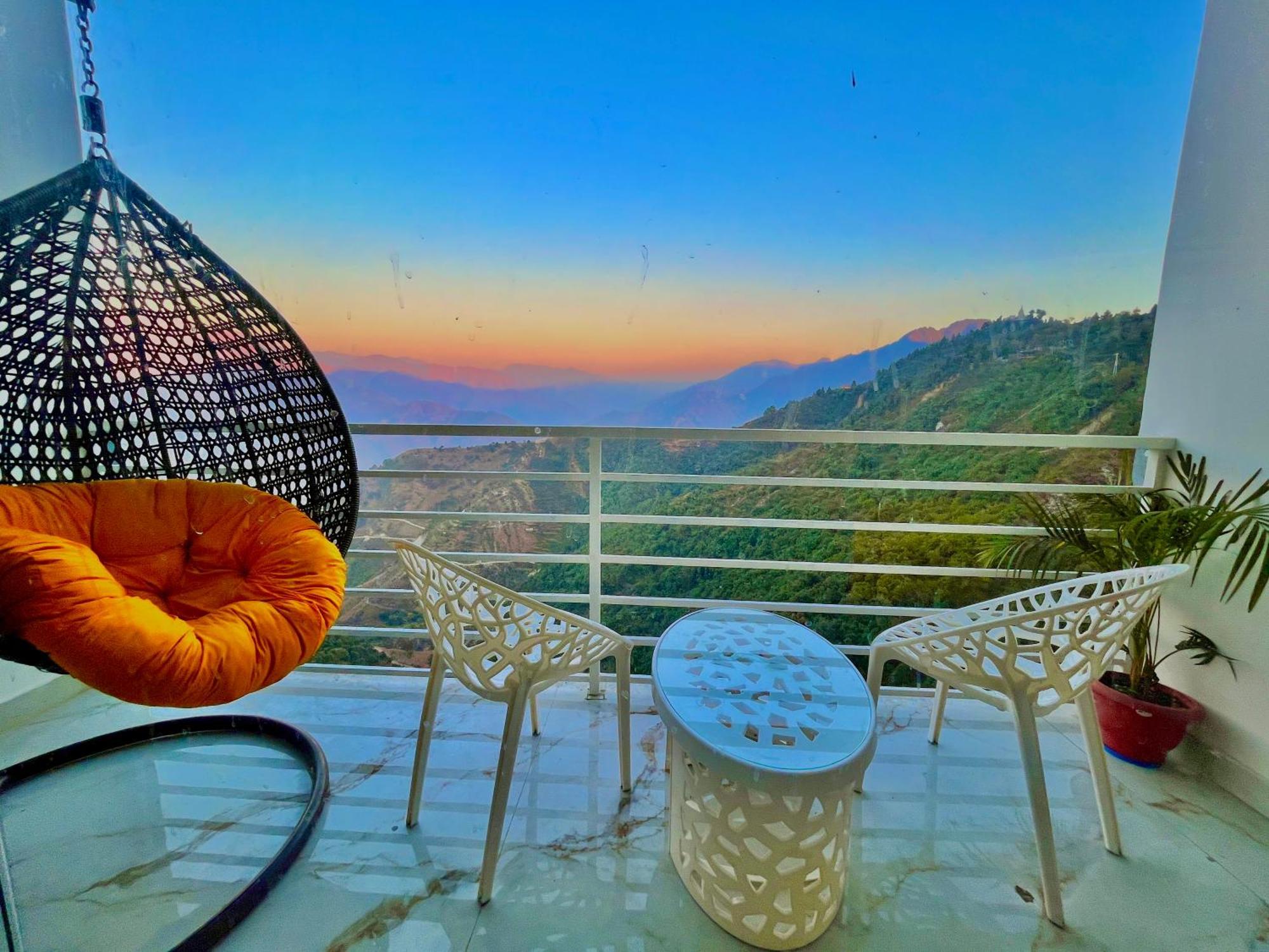 Hotel Classic Crown - #Scenic Mountain View #Open Terrace #Parking #Premium Rooms With Balcony #Guest Preferred #Best Selling Hotel In Mussoorie Zewnętrze zdjęcie