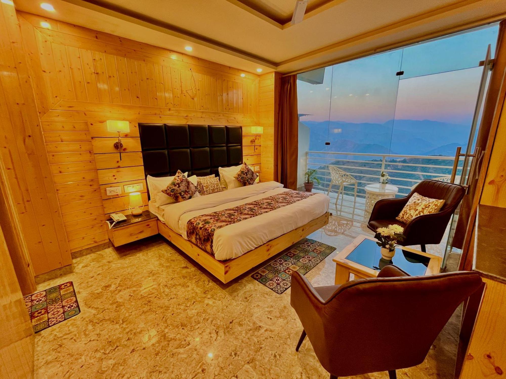 Hotel Classic Crown - #Scenic Mountain View #Open Terrace #Parking #Premium Rooms With Balcony #Guest Preferred #Best Selling Hotel In Mussoorie Zewnętrze zdjęcie